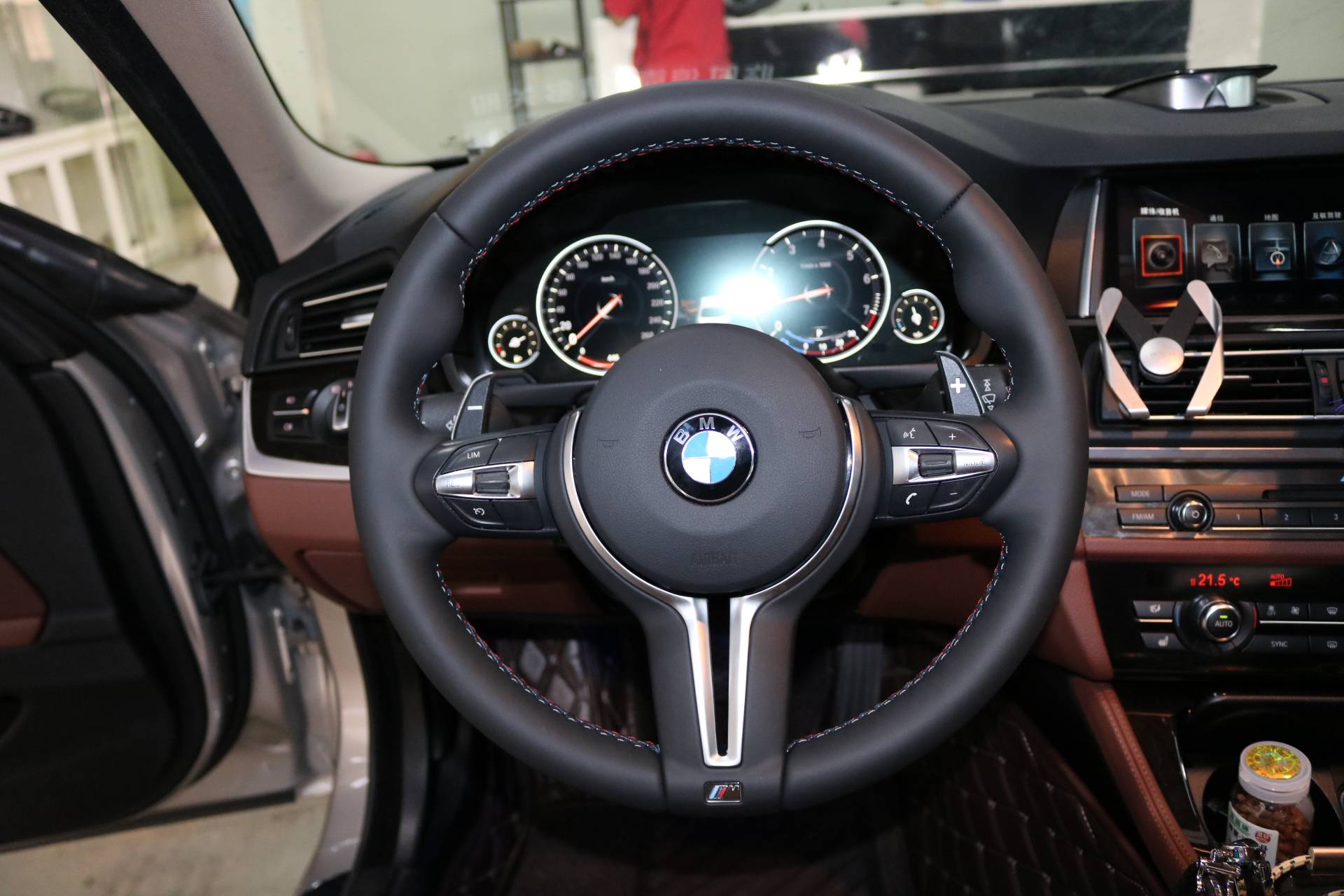 深圳坂田宝马535gt装原厂高配m6方向盘