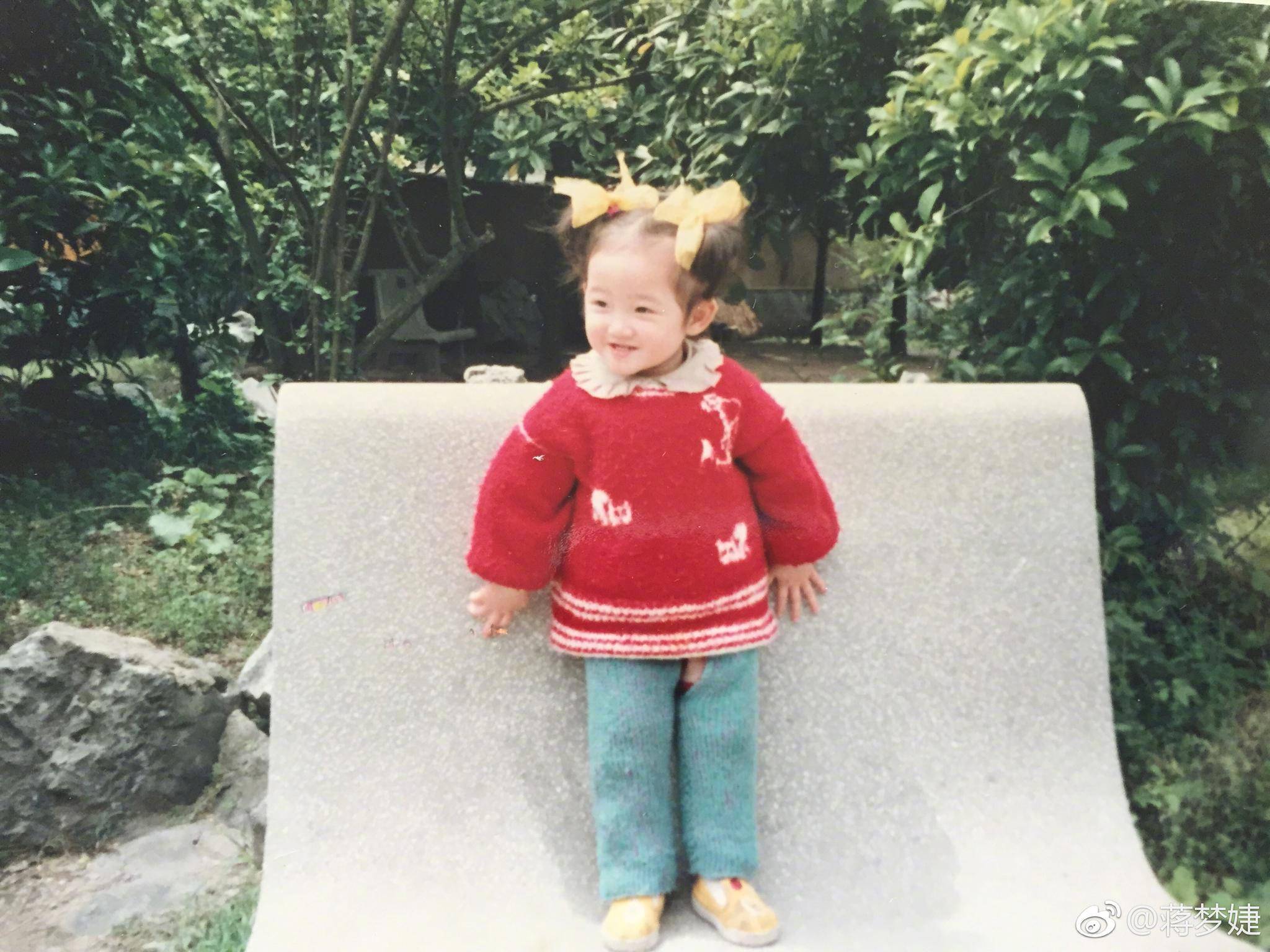 明星童年照:陈小纭和现在没差,于小彤可爱,海陆没有认出来_杨洋