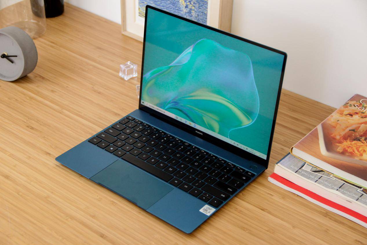 原创移动办公时尚商务轻薄标杆华为matebookx图赏