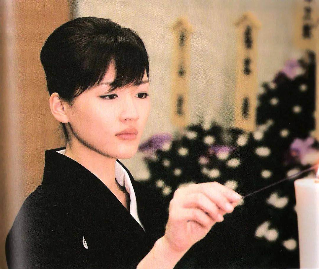 日本美女绫濑遥走红路!性感半熟天然呆,不靠身材拼演技