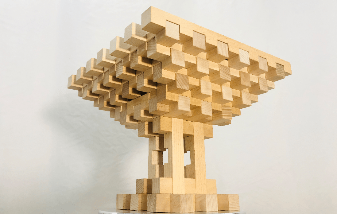 榫卯积木 在我们的印象里,孩子玩玩具天经地义,成