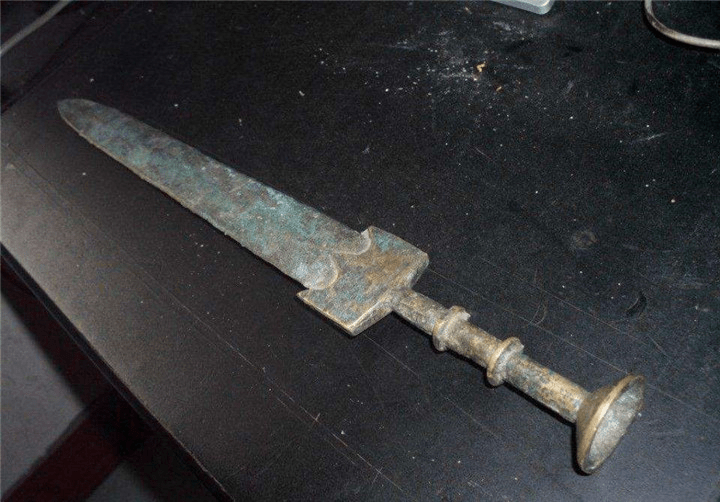 唐中华剑艺史:从冷兵利器到艺术藏品,剑是如何向艺术领域渗透的?_李白