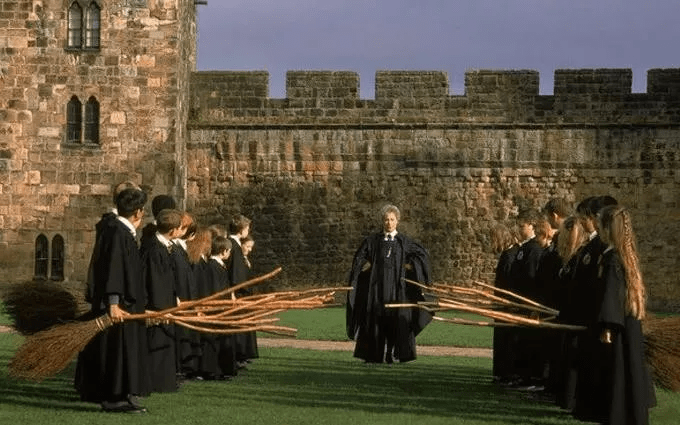 细扒《哈利波特》的设计,取景,再破10亿的经典大电影原来有迹可循!