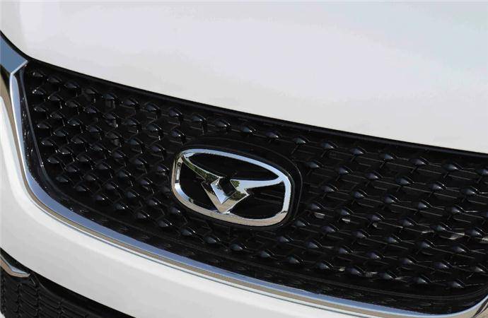 五粮液砸24亿造车,看到车标醉了,满油753公里,不足6万却卖不动