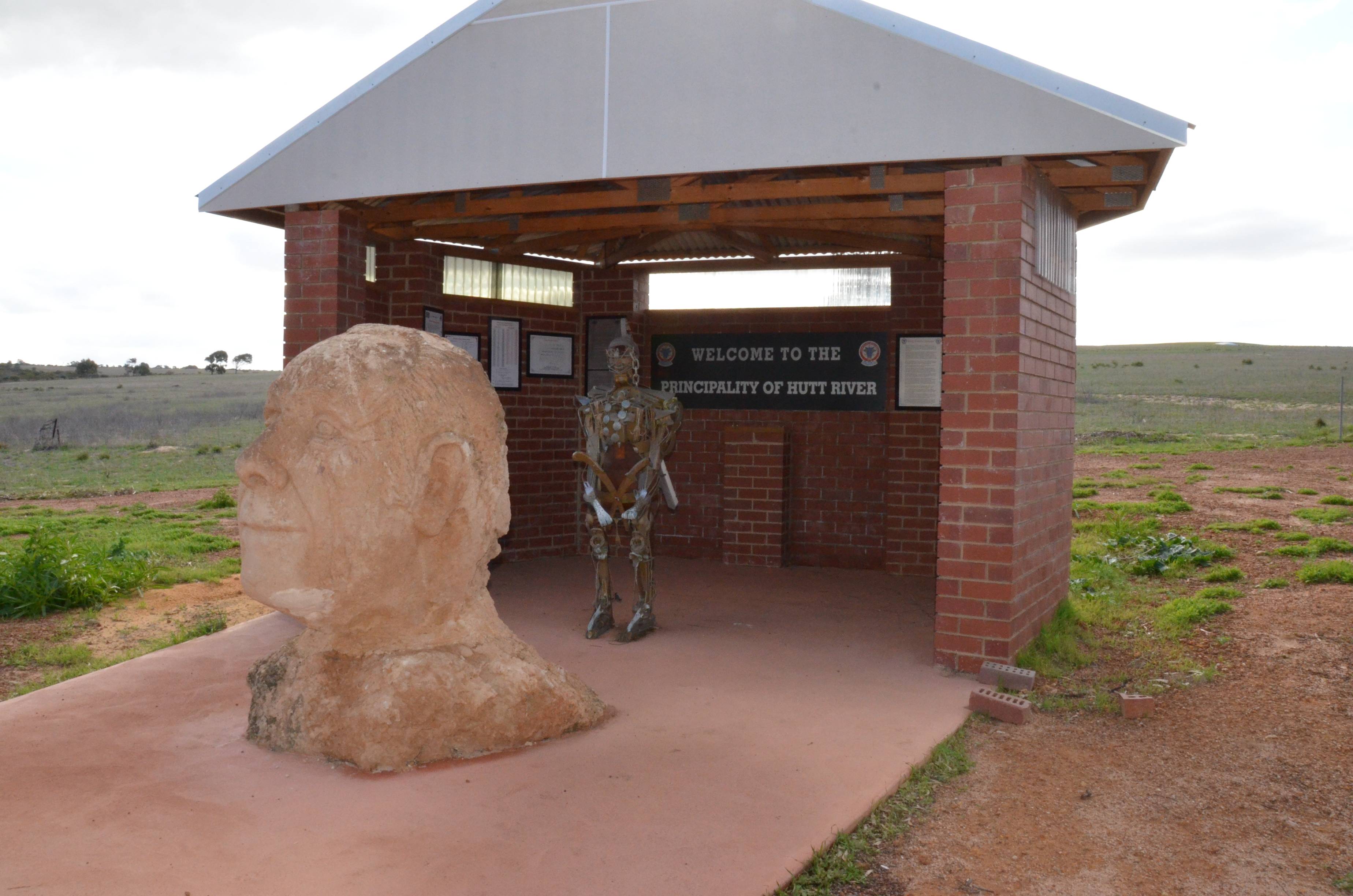 尝世间冷暖 原创· 08-22 02:41 订阅 赫特河公国是澳洲境内的一个