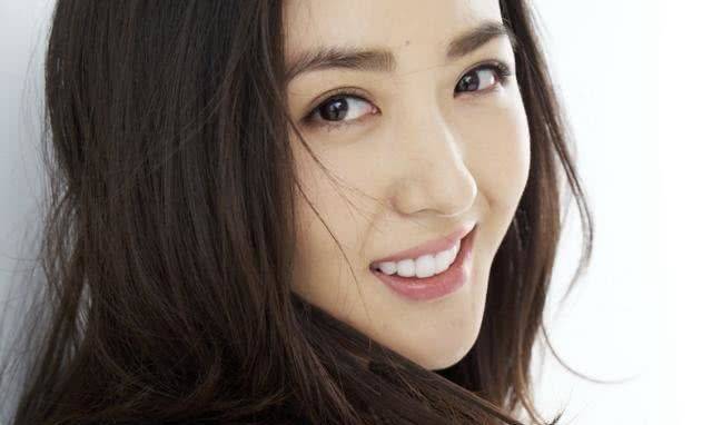 她是胡歌偶像杨幂甘心给她当配角今她却因眉心那颗痣迟迟不火