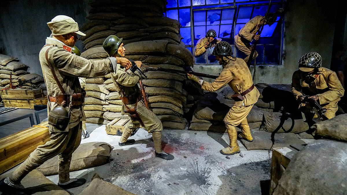 一部电影《八佰》,让上海苏州河边的"四行仓库"纪念地客流爆满