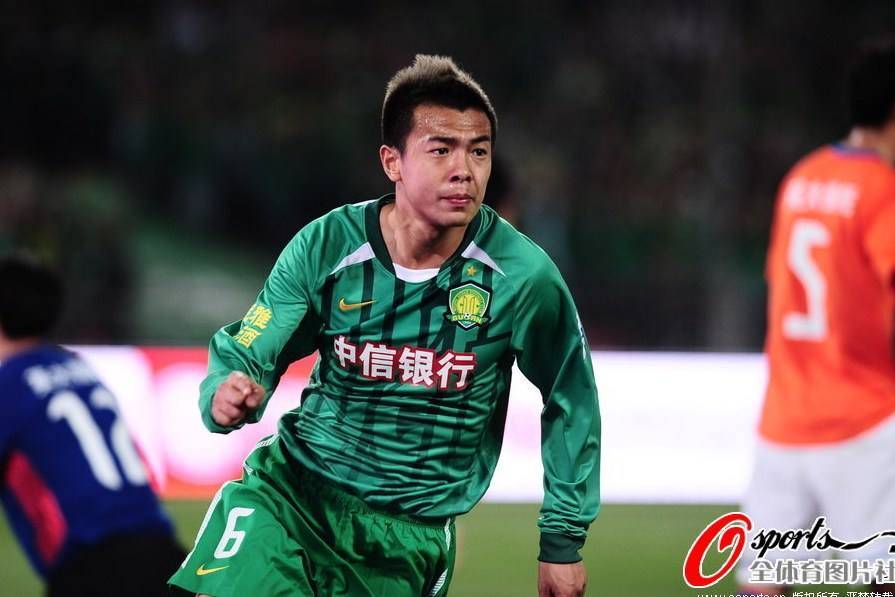 徐亮:马宁这水平关键比赛就别用他了 看不懂池忠国处理球