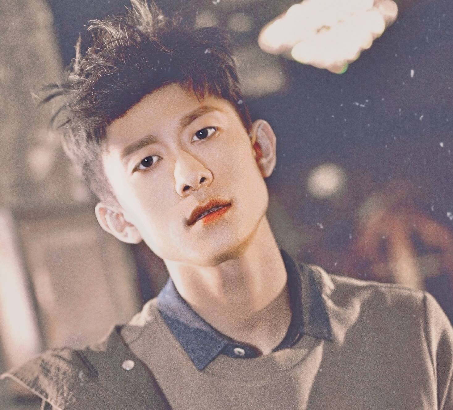 疑似周冬雨恋情曝光!周冬雨与唐培彦现身上海某商场,随后一同上楼过夜