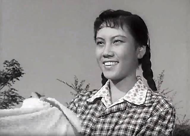 《红旗谱》中,俞平演绎出少女羞涩的表情,此表情今日仿佛已失传_电影