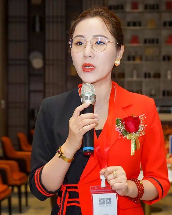 立白集团凯晟冠军论坛成功举办赛吧科技ceo刘春艳主持