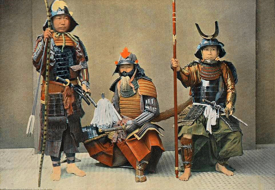 日本军国主义:统一效忠天皇引入武士道精神,转嫁危机而成法西斯_大明