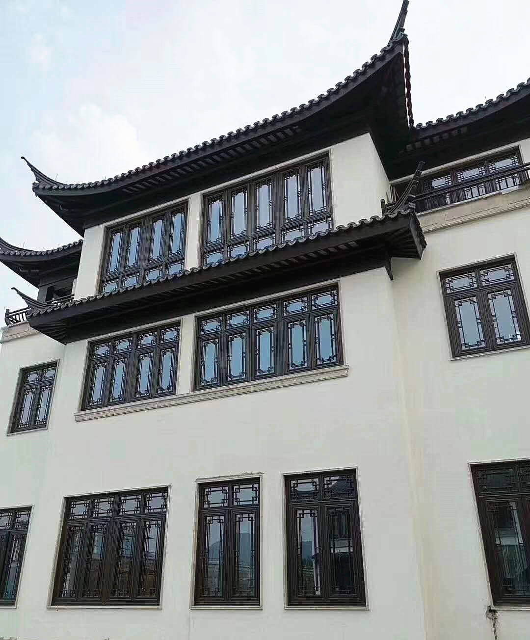 徽派别墅仿古门窗,以铝代木,打造舒适古朴环境「冠墅阳光」_手机搜狐