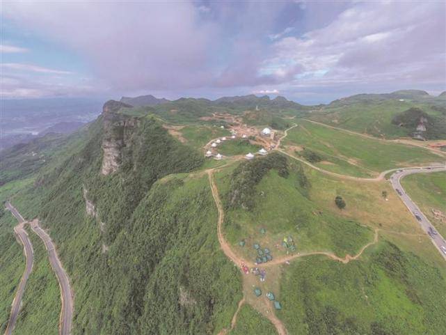 避暑的好去處,來此旅遊露營的人絡繹不絕,該縣著力打造八面山景區