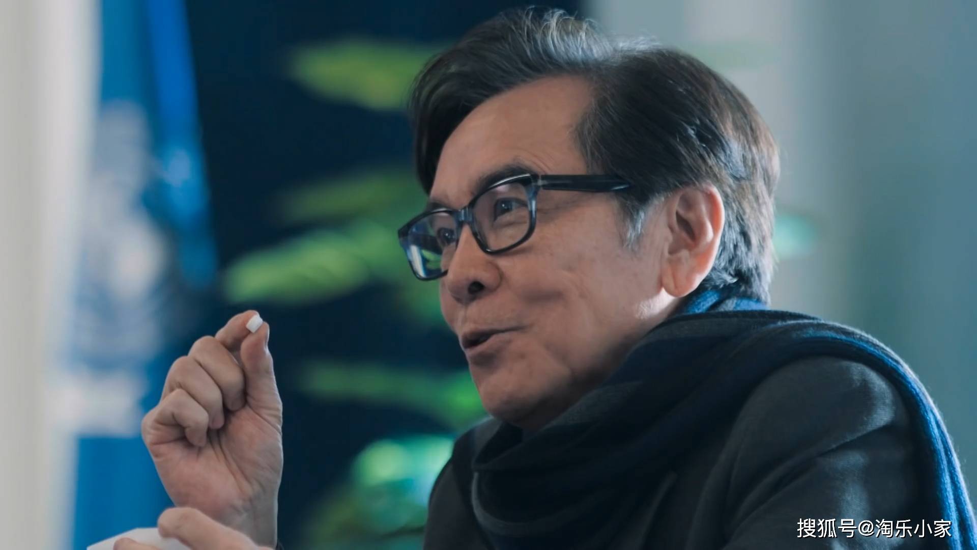 张细伦用带有威胁味道的语气向联图胜刘彪(张武孝饰),联和胜马尾(鬼冢