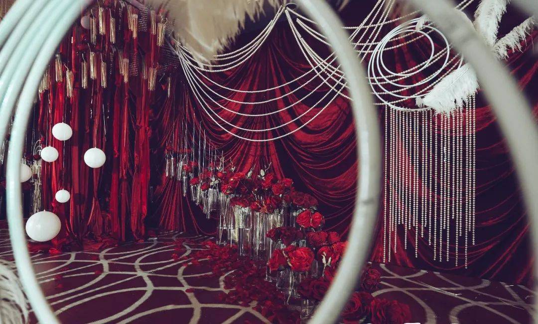 原创一场有灵魂的红色婚礼,创造突破和创新的勃艮第红