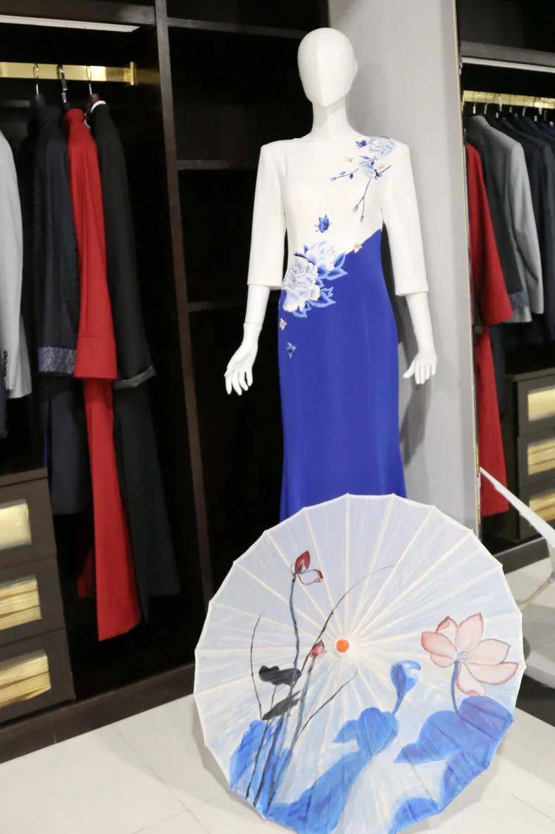 丝路东纺 | 初见惊艳,久穿不厌,高定品牌"金剪刀"入驻东纺城!_服装