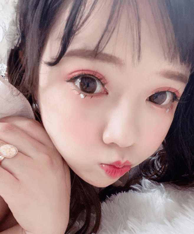 这就是第一萝莉王奕萌路人视角曝光婴儿肥有点严重