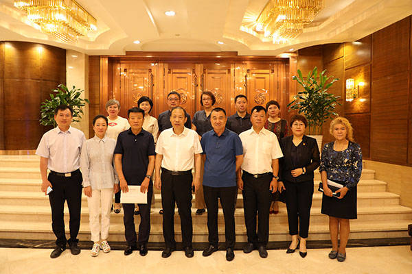 辽宁省市场监管局邀请14位民营企业家举行恳谈会_史凤友