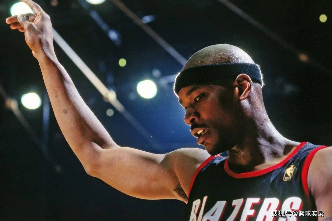 又一个篮球巨星去世,他曾单场50分,一幕永恒经典!_罗宾逊