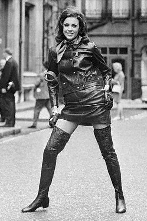 七十年代老照片:欧美时尚的迷你裙