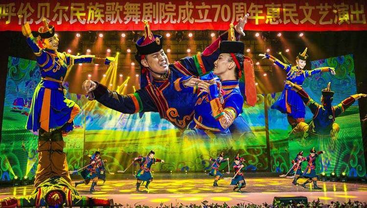 艺苑芳菲七十载歌舞惠民谱华章