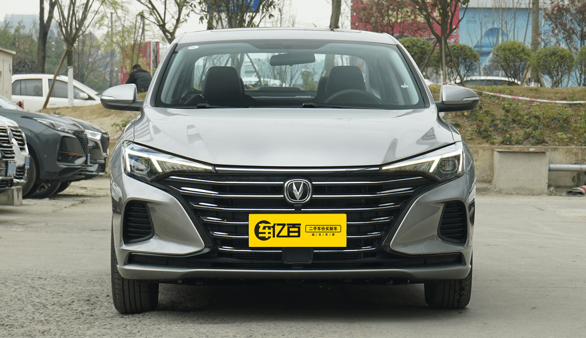 长安逸动 20款 plus 1.6l gdi 手动 豪华型 特价出