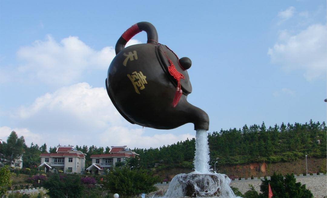 最神奇的茶壶,悬在半空水流不止,网友:脑洞大开
