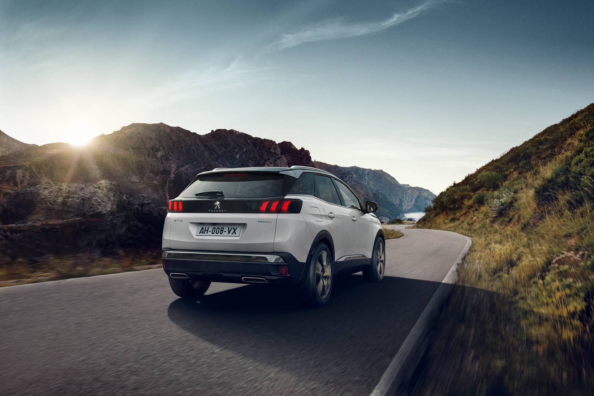 2021款标致3008欧洲亮相,外观更大胆,混动版最大输出300马力,5.