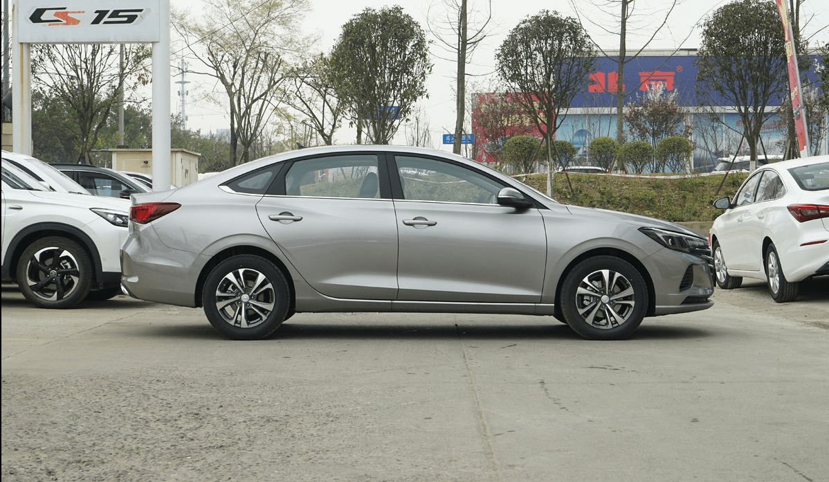 长安逸动 20款 plus 1.6l gdi 手动 豪华型 特价出