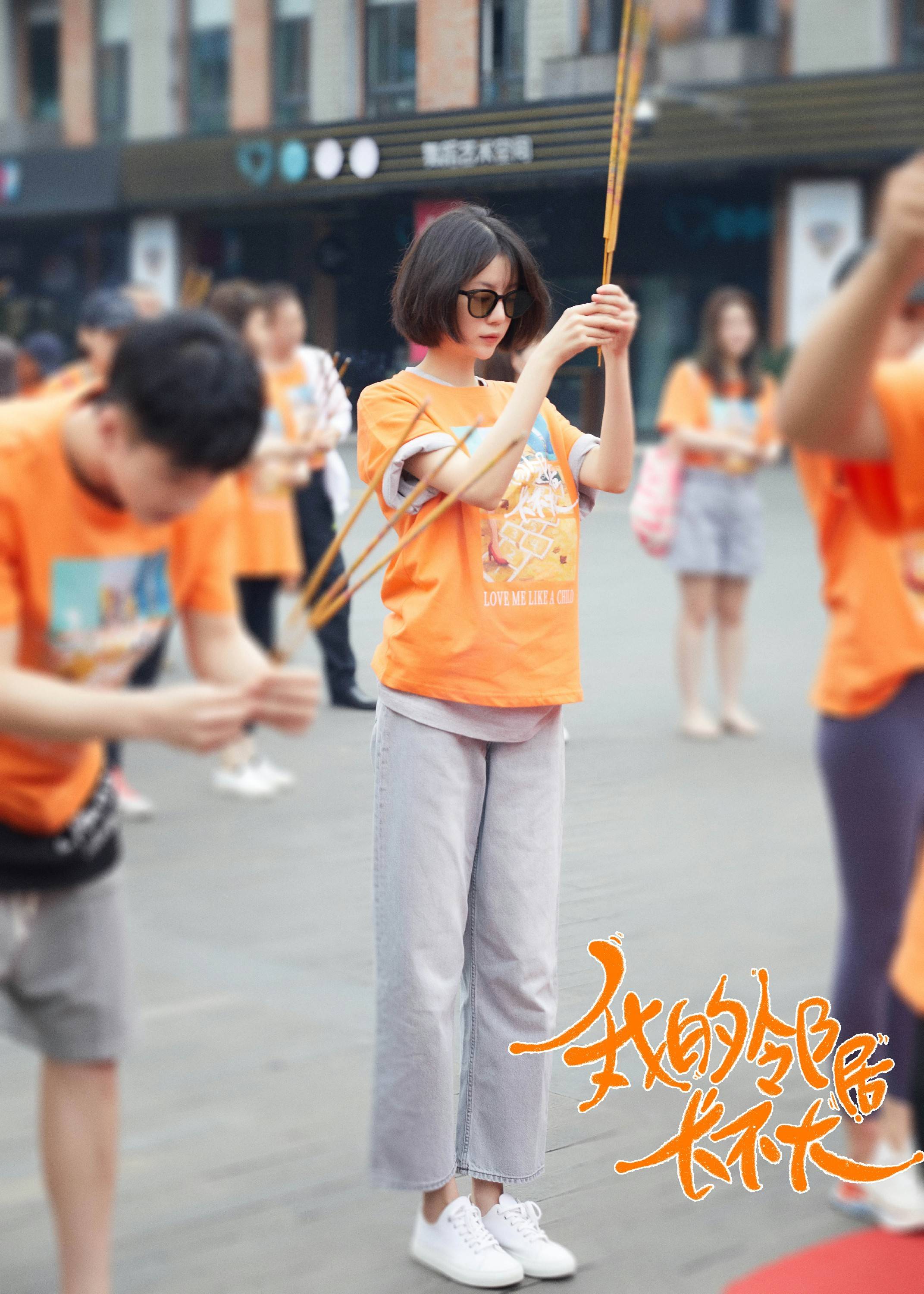 我的邻居长不大开机李溪芮上演甜蜜姐弟恋图文