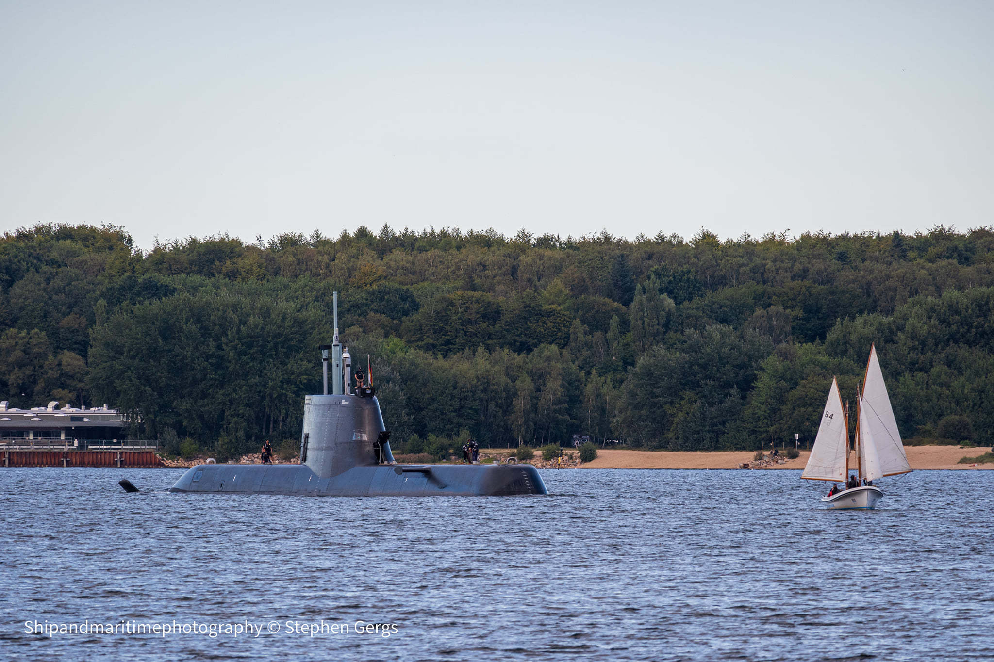 新加坡首艘德制aip潜艇试航,单价是s26t的3倍,共买4艘