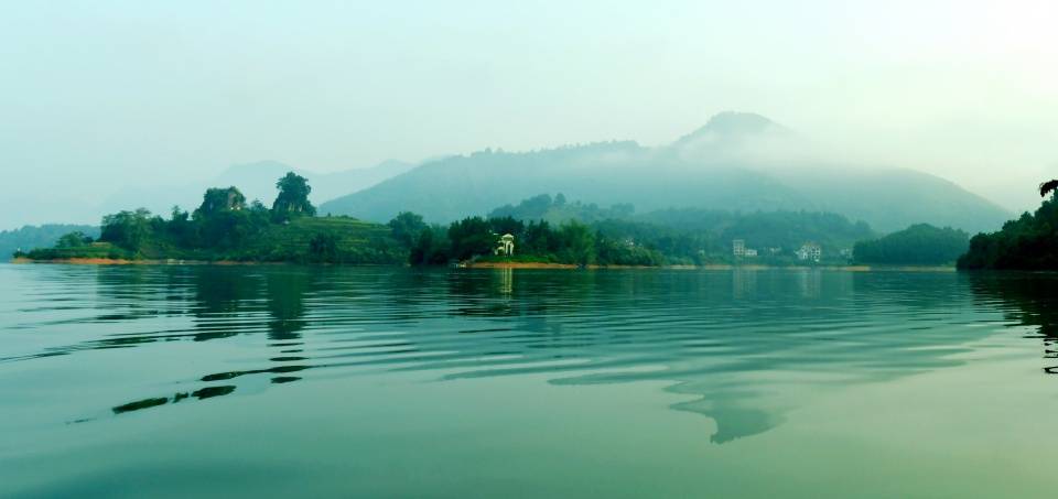 有一种生活叫长寿岛上梦巴马来一场裸浴景中境如仙