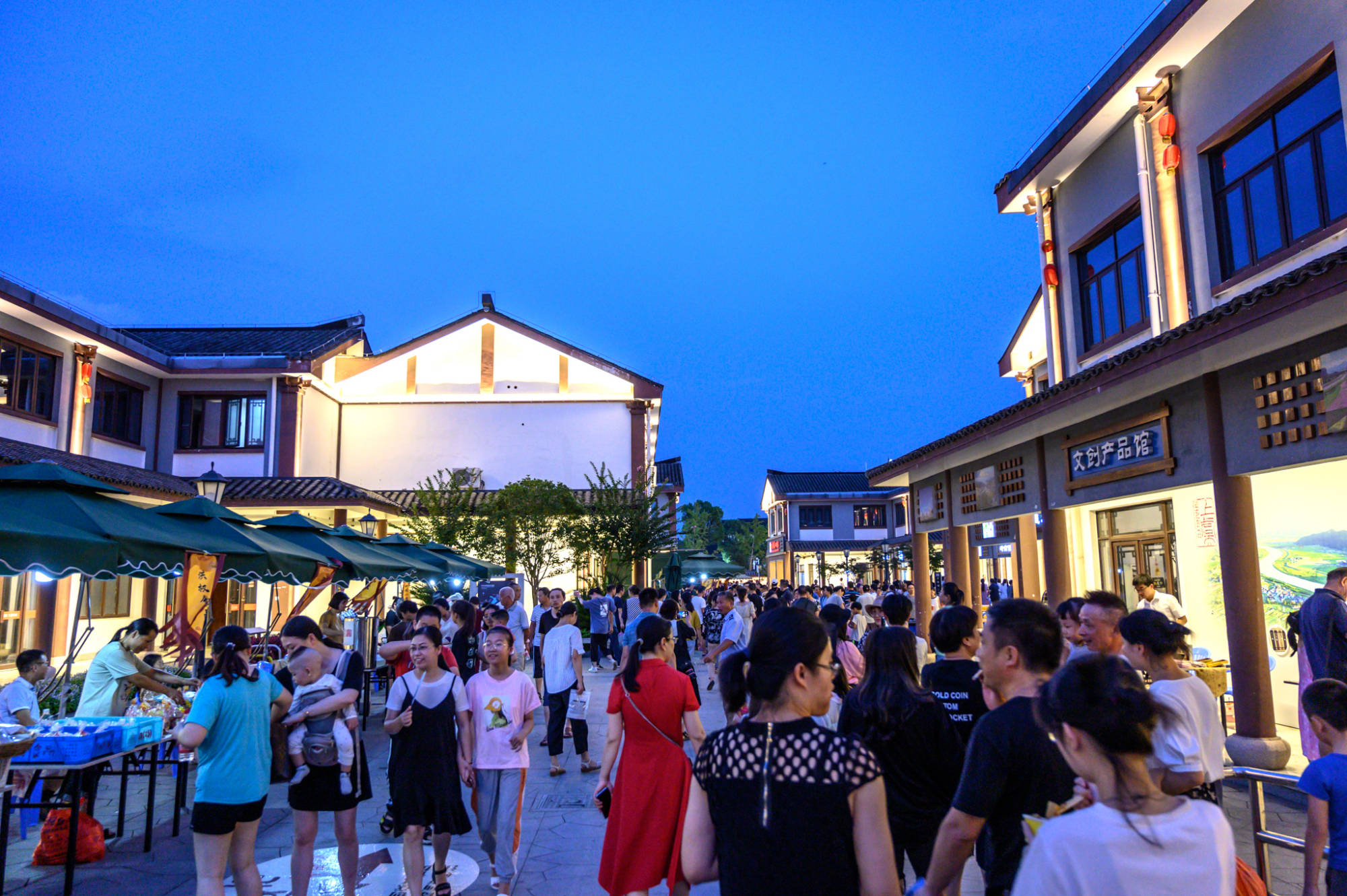 绍兴最热闹的风情街夜市,每周五开市,如今已成"网红打卡点"