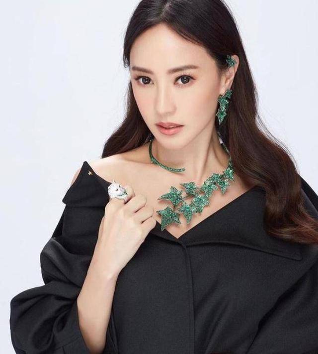 台湾名媛关颖嫁平民一件衣服能穿8年生三胎比产前还瘦