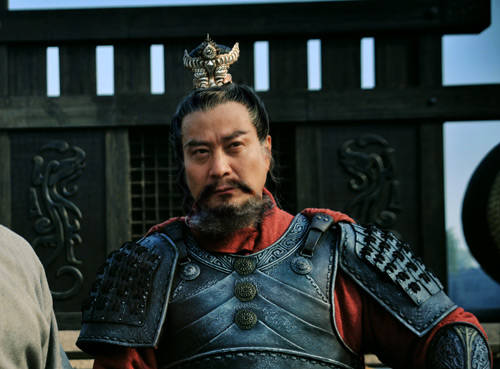 刘备还有一个大哥?勇武盖世,却因听自家谋士献策,被围困而自焚