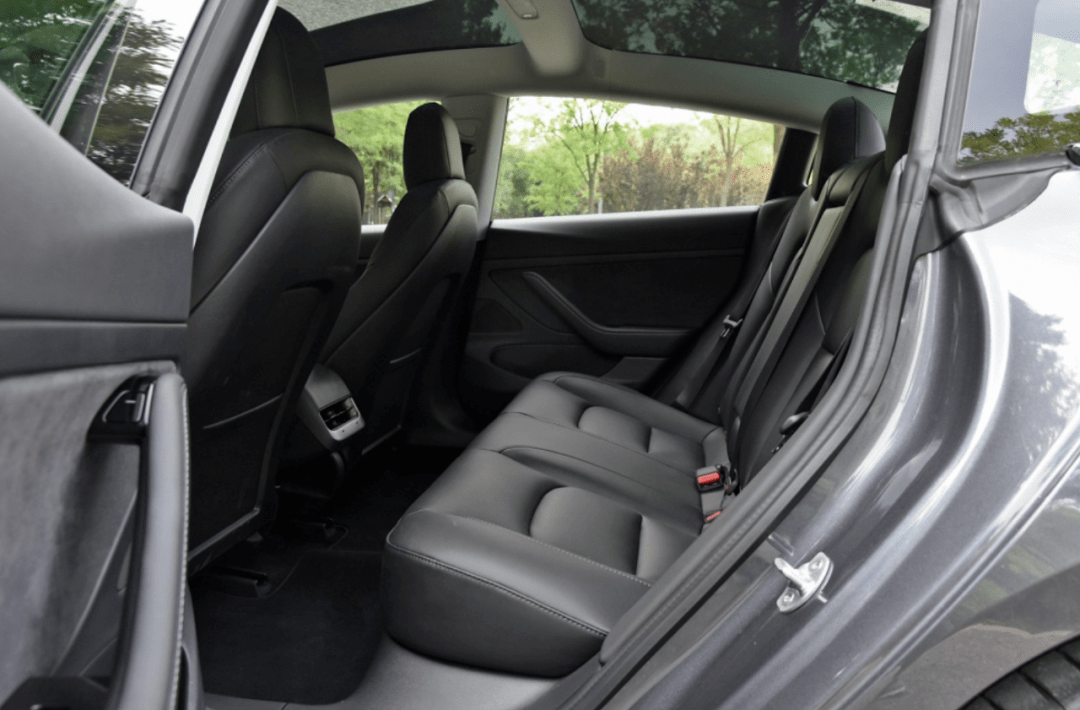 model 3的后排空间