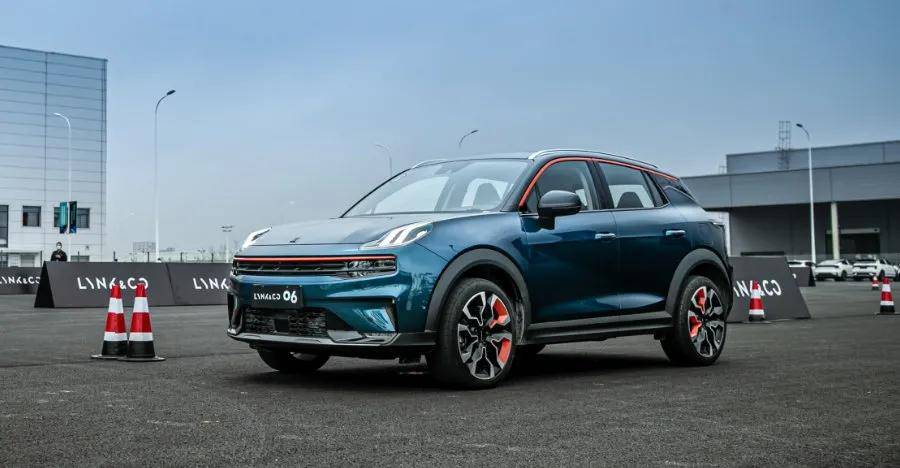 日产逍客环视,领克06作为新锐中国高端品牌,其自信源自沃尔沃的强力