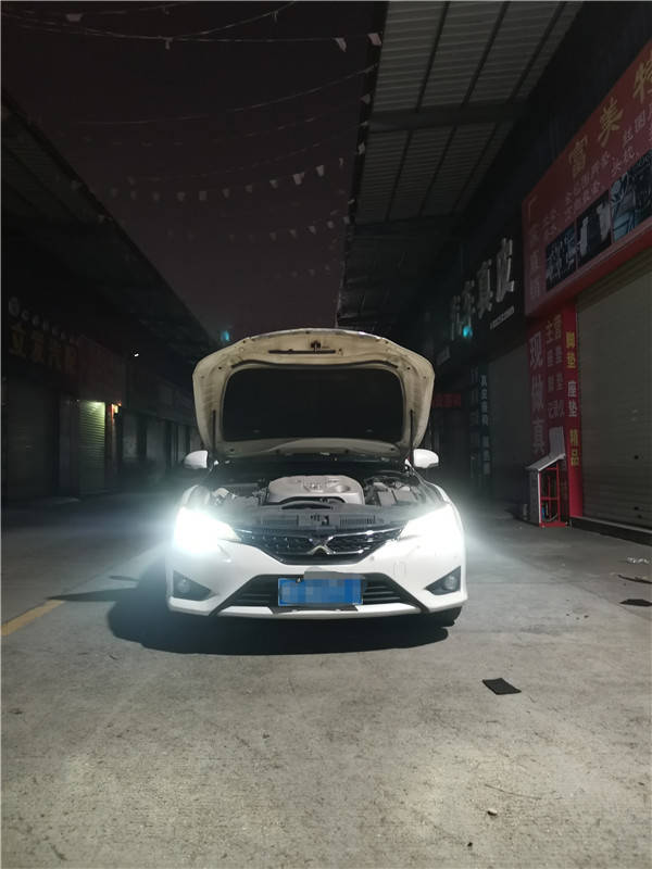 丰田锐志车灯升级海拉五配汉雷5500k氙气灯