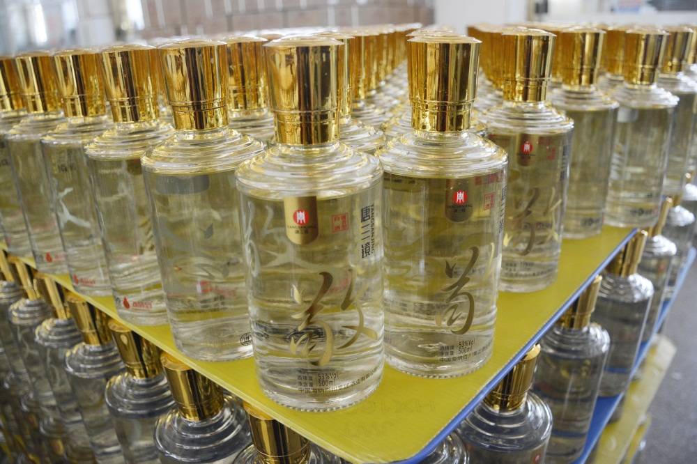 购买白酒灌装机,灌装白酒应注意哪一些事项?