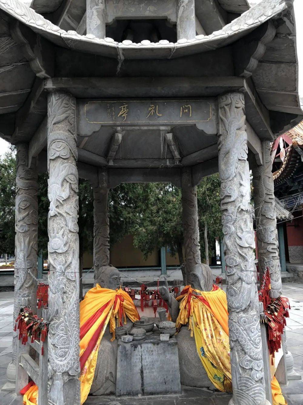 鹿邑明道宫问礼亭孔子对于老子的评价非常高,孔子曾说:"鸟,我知道它们