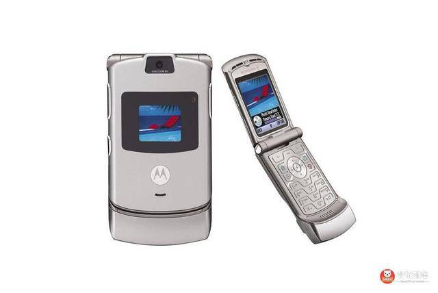 原创摩托罗拉razr刀锋5g折叠手机发布:moto v3重铸刀锋