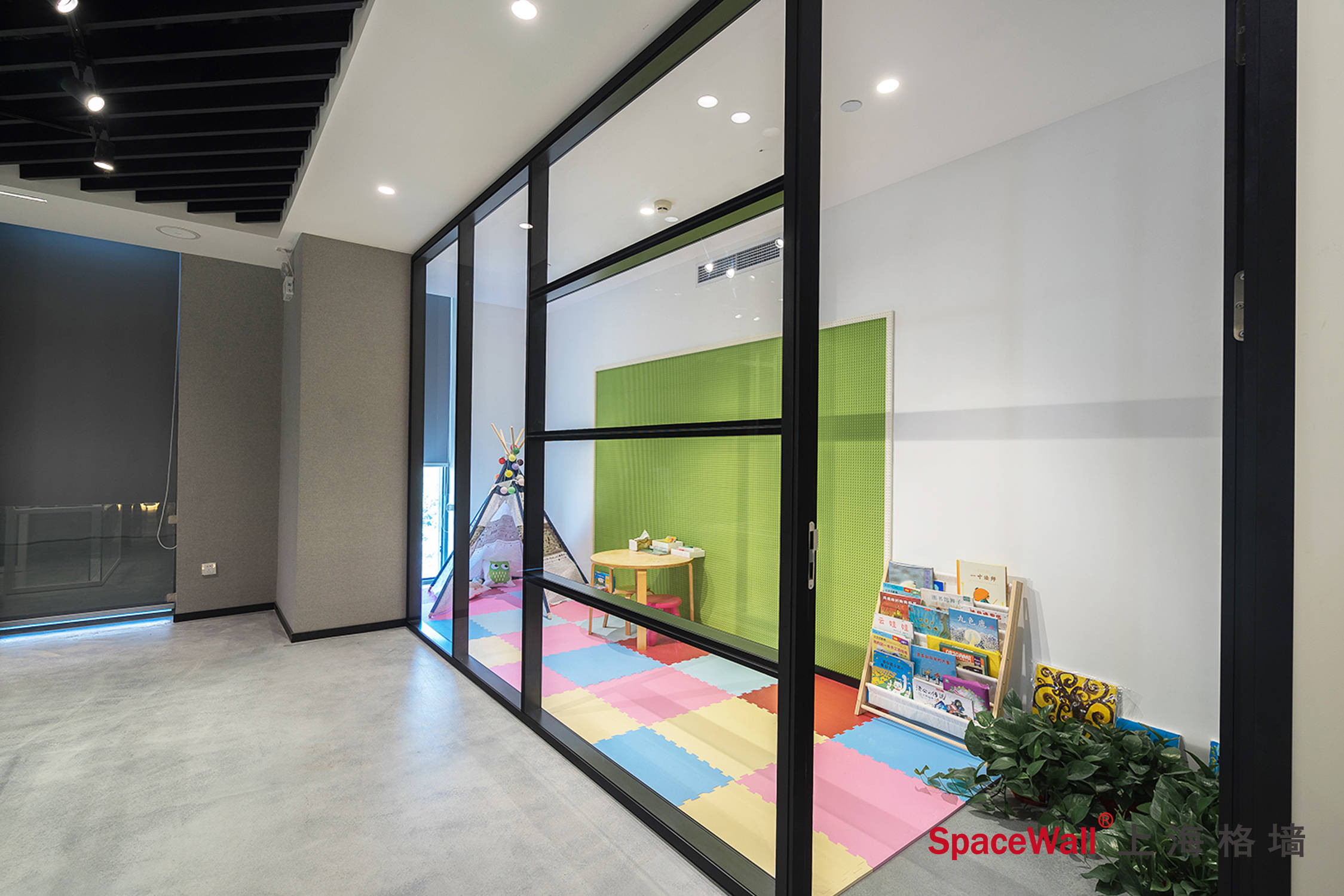 系统隔断—教学空间的"协调者"_玻璃