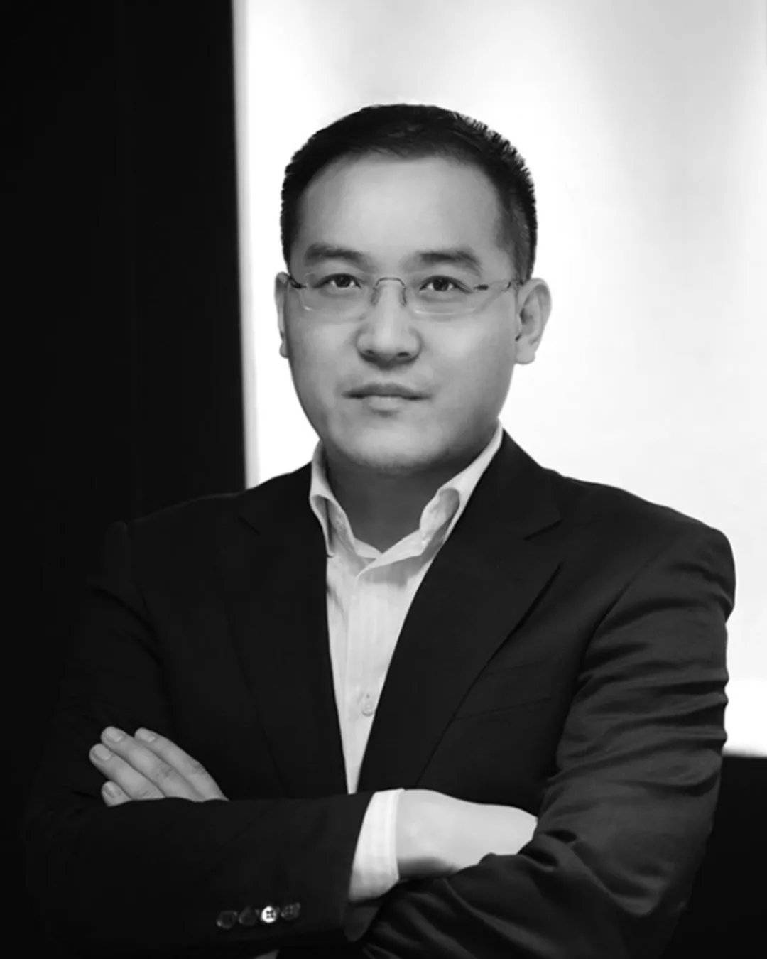 品牌设计总监——王焜八年专业学习以及矿区实地采矿经验,提供最具