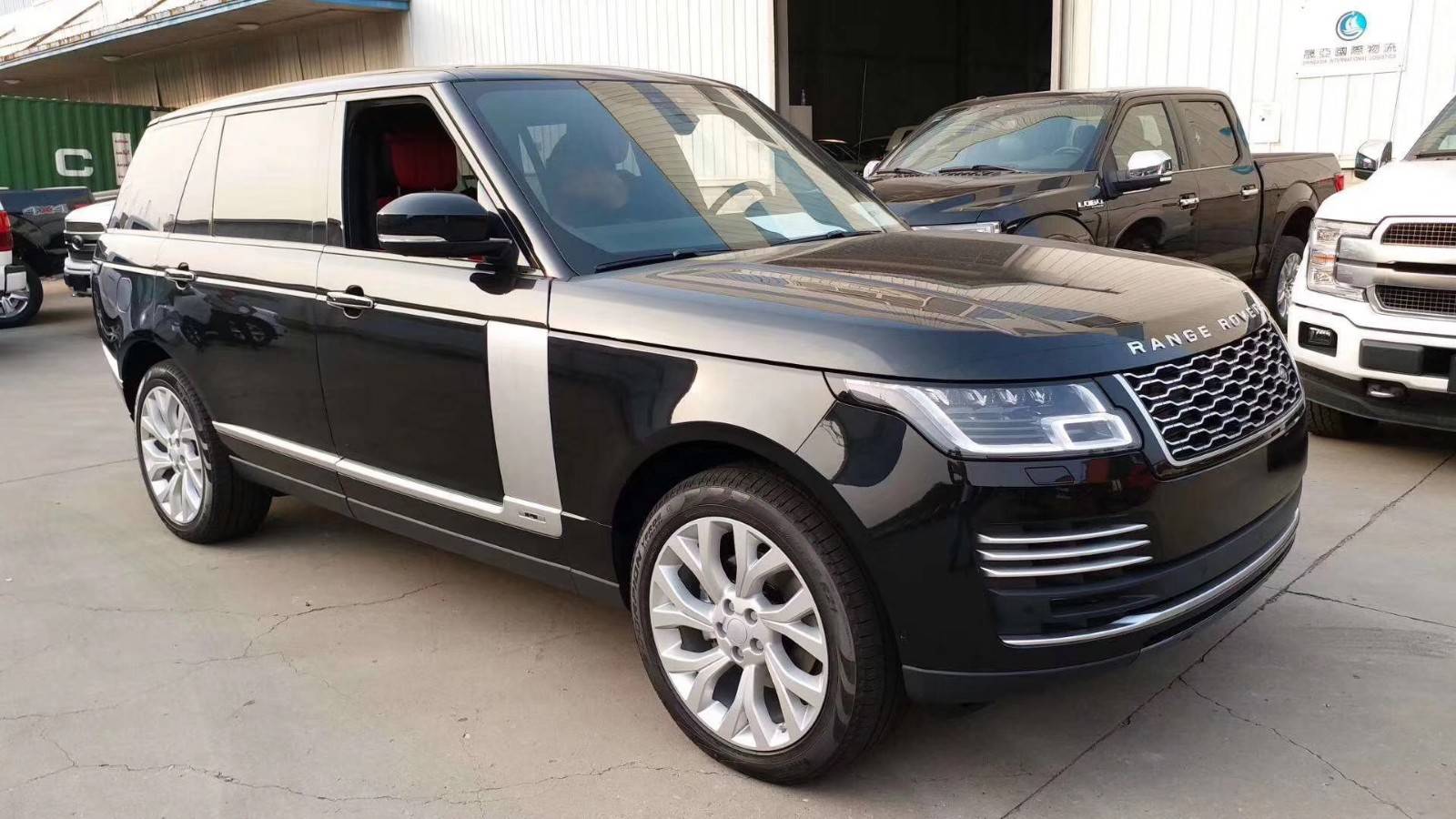 路虎揽胜创世加长版特促 舒适驾驭火爆热销