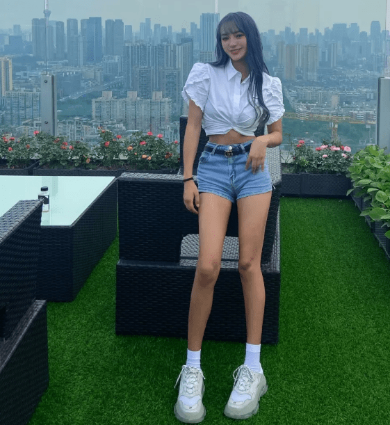 白川茉莉:舞动奇迹,长腿芭比的百万粉丝养成记