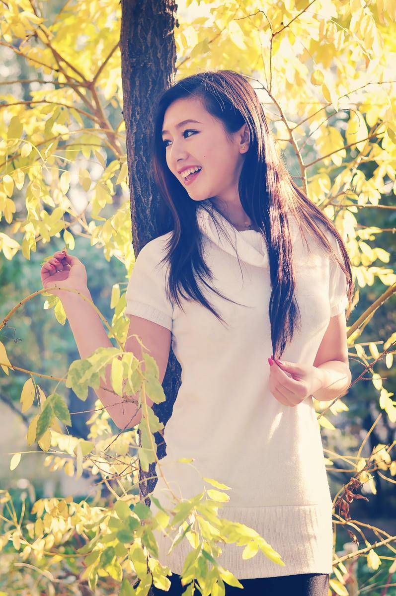 中年女士拍照,学起来这8个姿势,拍出气质,年轻又漂亮