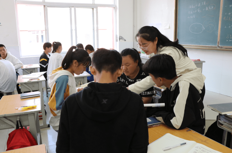 定边中学教师朱红玲:重复简单造就不简单 坚持平凡成就不平凡