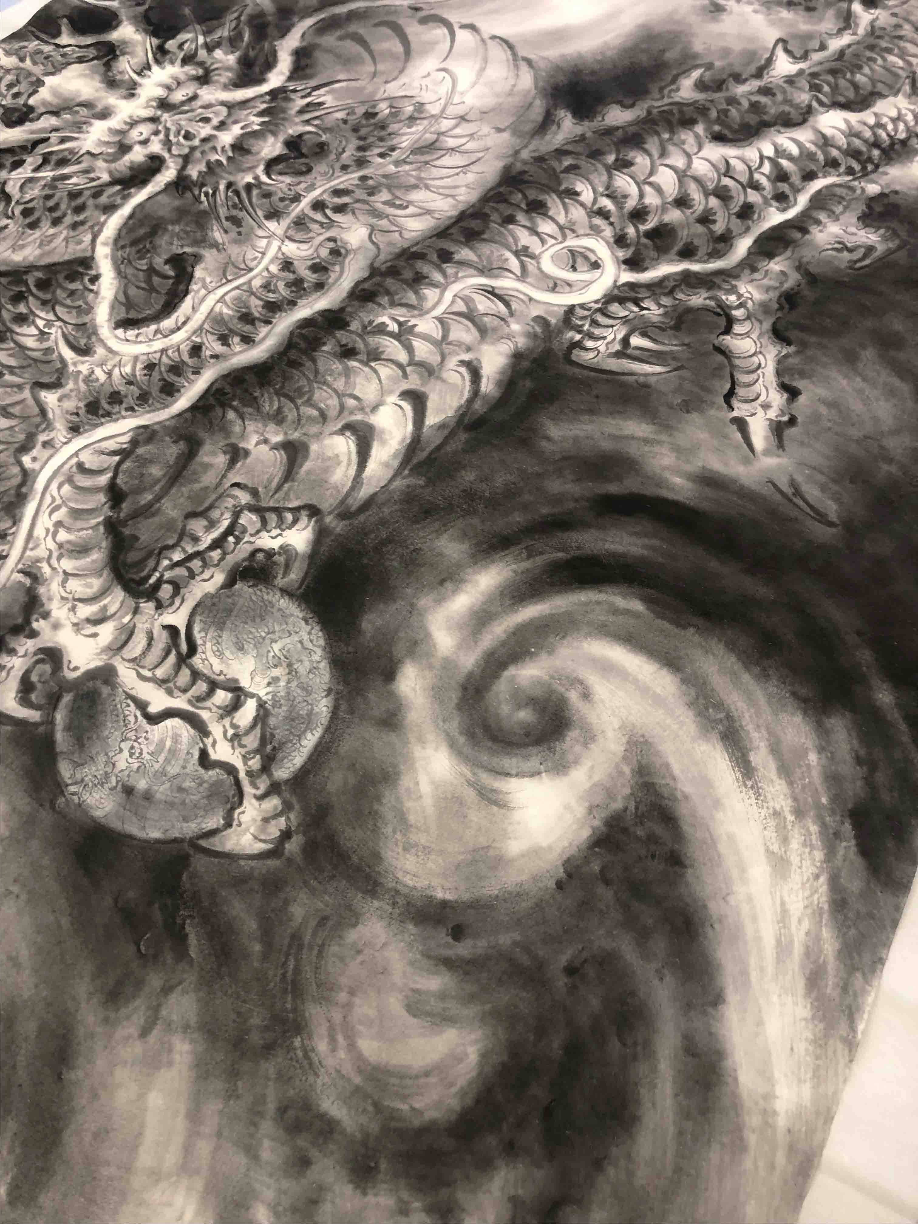 中国画正龙图画家由龙水墨龙纹绘制弘扬中华传统文化专注龙纹造型研究