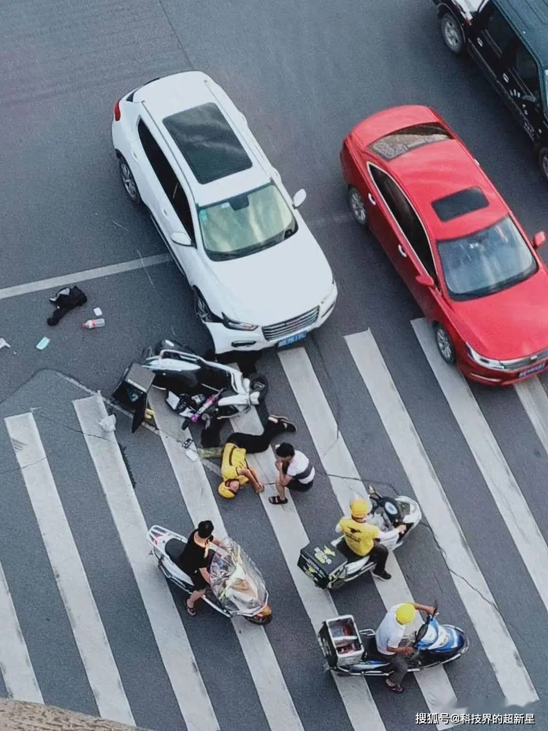 外卖骑手交通事故图片